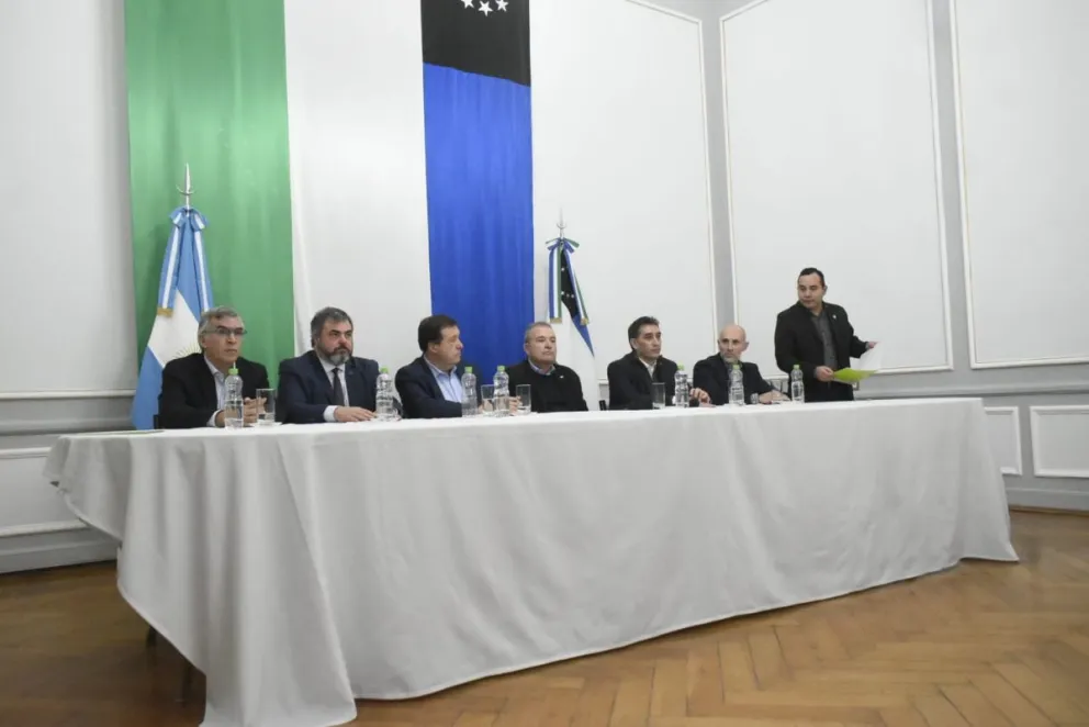 Echarren destacó los anuncios de Weretilneck: “La obra pública motoriza a la economía en forma directa”