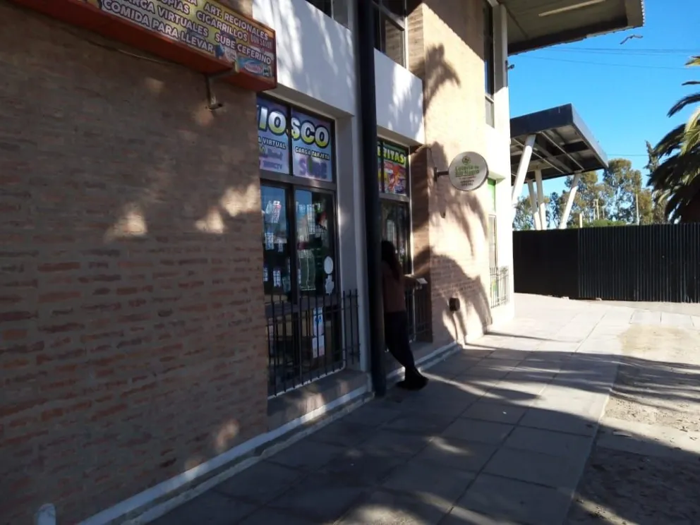 Hasta las personas en situación de calle que viven allí firman el libro de quejas