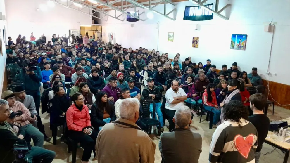 Más de 200 personas participaron de la charla sobre empleo del Proyecto Calcatreu