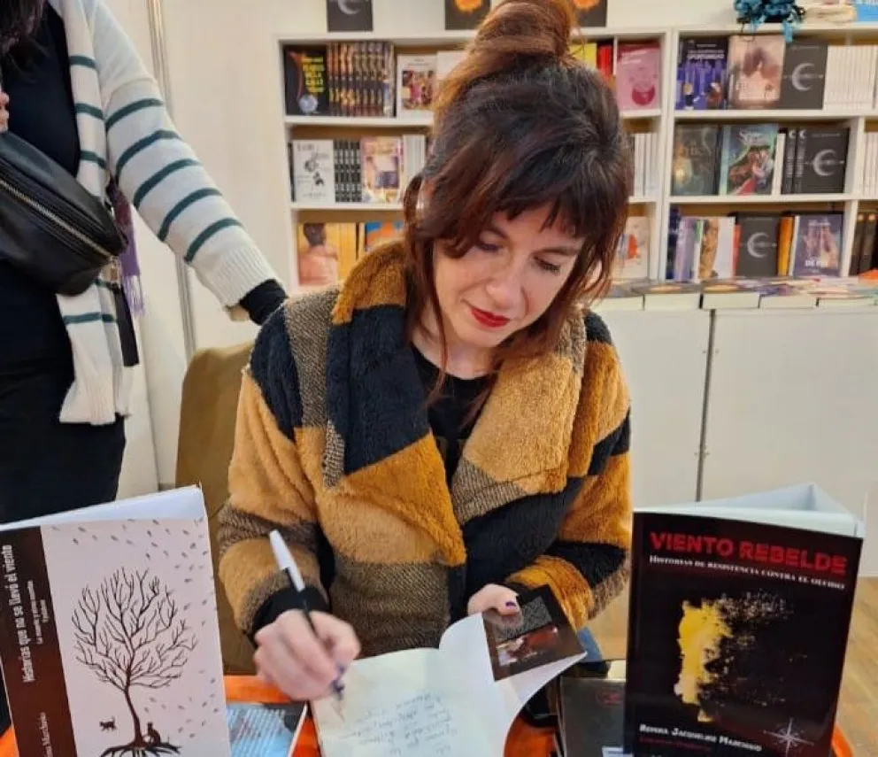 La escritora Romina Marchisio presentará su libro “Viento Rebelde”: con música y pintura en vivo