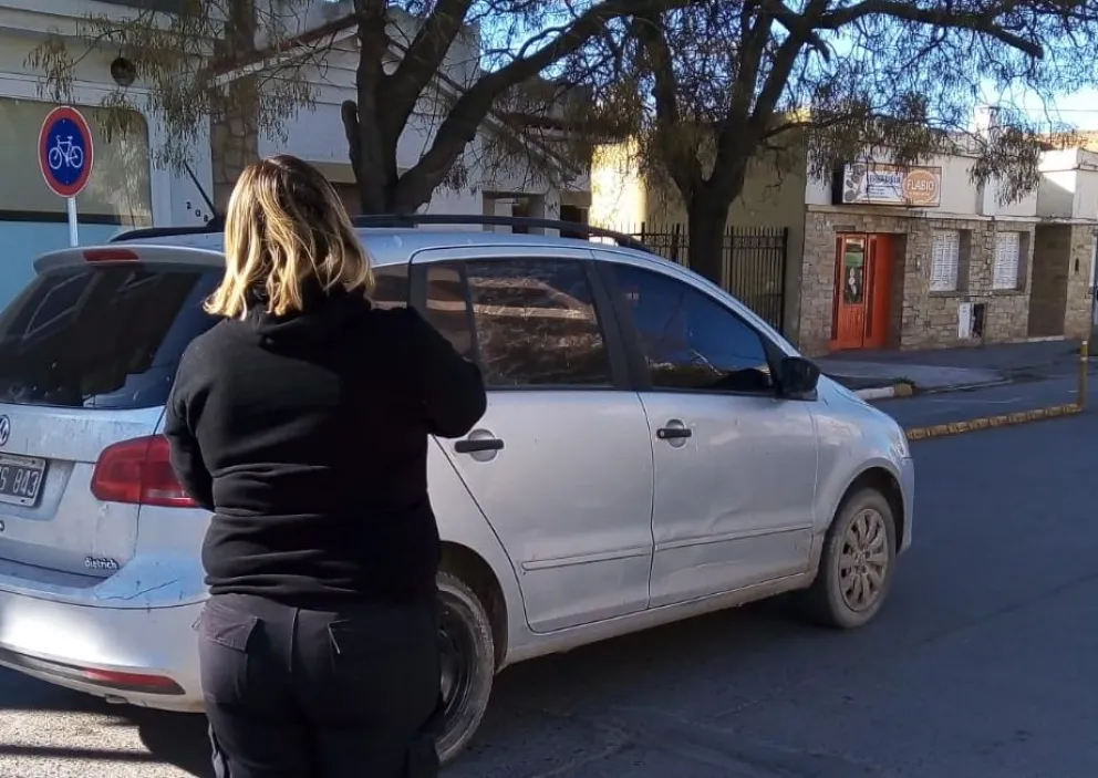 Sacaron de circulación a un anciano que conducía en contramano