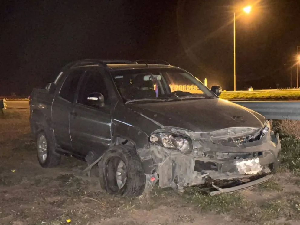 Circulaba por ruta 3, perdió el control de la camioneta y chocó violentamente