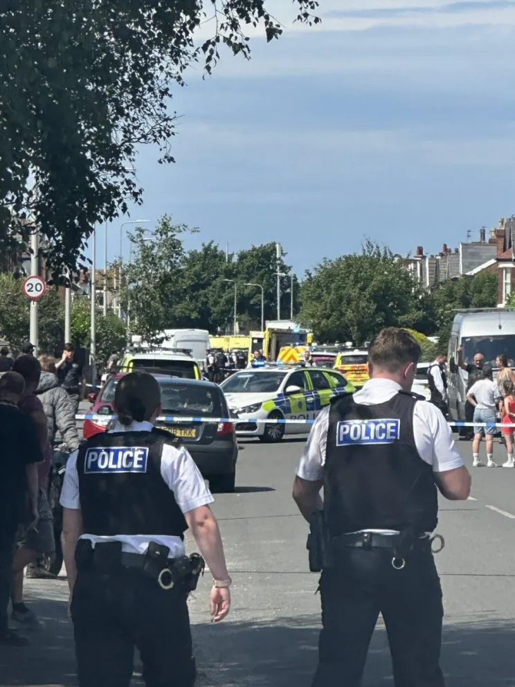 Terrible: un joven apuñaló a 11 niños en una escuela de Inglaterra