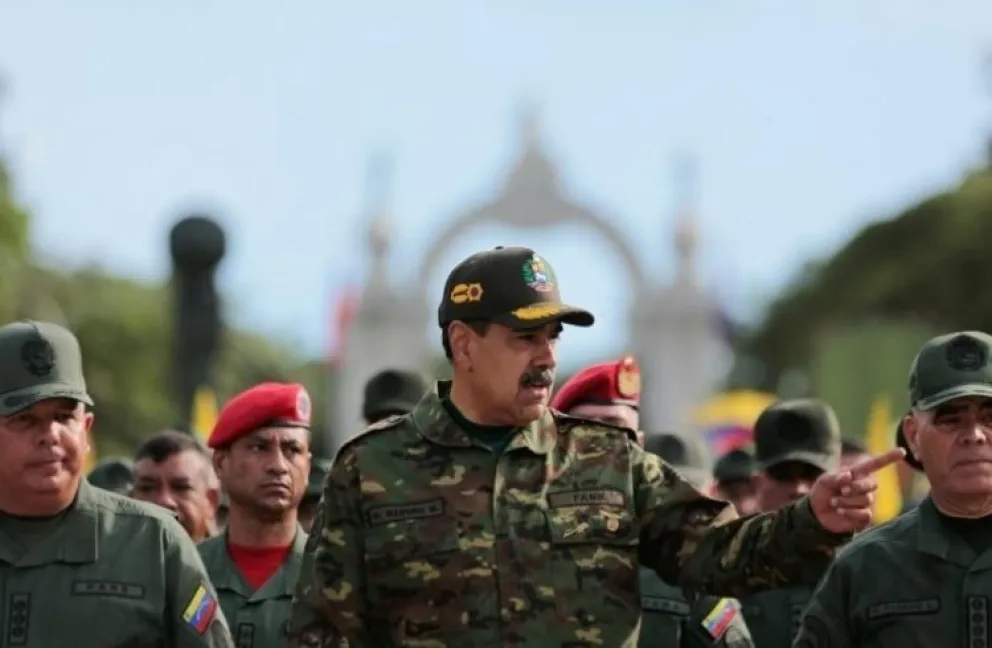 En medio de conflictos, las Fuerzas Armadas expresaron su "apoyo incondicional" a Maduro