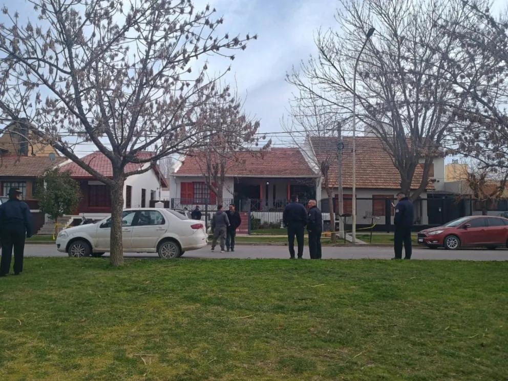La jefa de la Policía fue a la zona del robo en Boulevard Ayacucho: "Nos sorprende la actitud de algunos vecinos de no colaborar"
