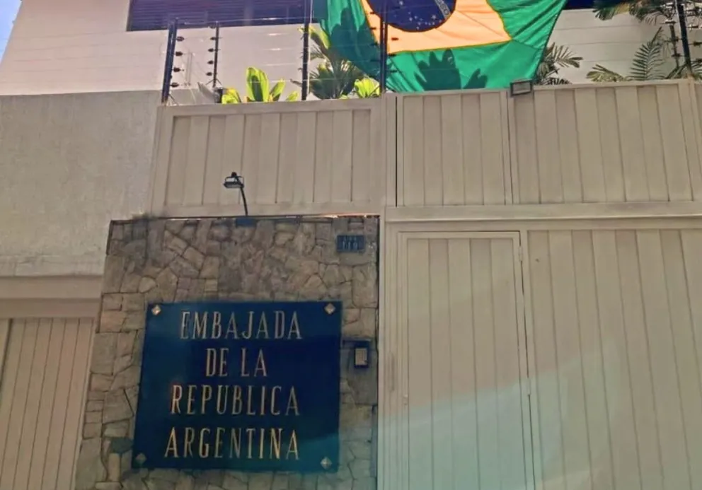 Los diplomáticos argentinos se fueron a Portugal tras ser expulsados de Venezuela