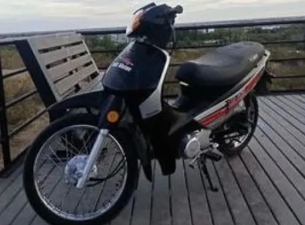  Le robaron la moto y se paralizó cuando intentó recuperarla: “Lo agarraron, pero estaba armado”