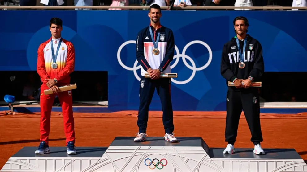 Djokovic se quedó con la medalla de oro en los Juegos Olímpicos tras superar a Alcaraz