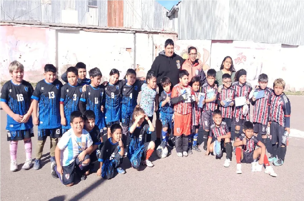 Defensores del Guido y un multitudinario encuentro de fútbol infantil