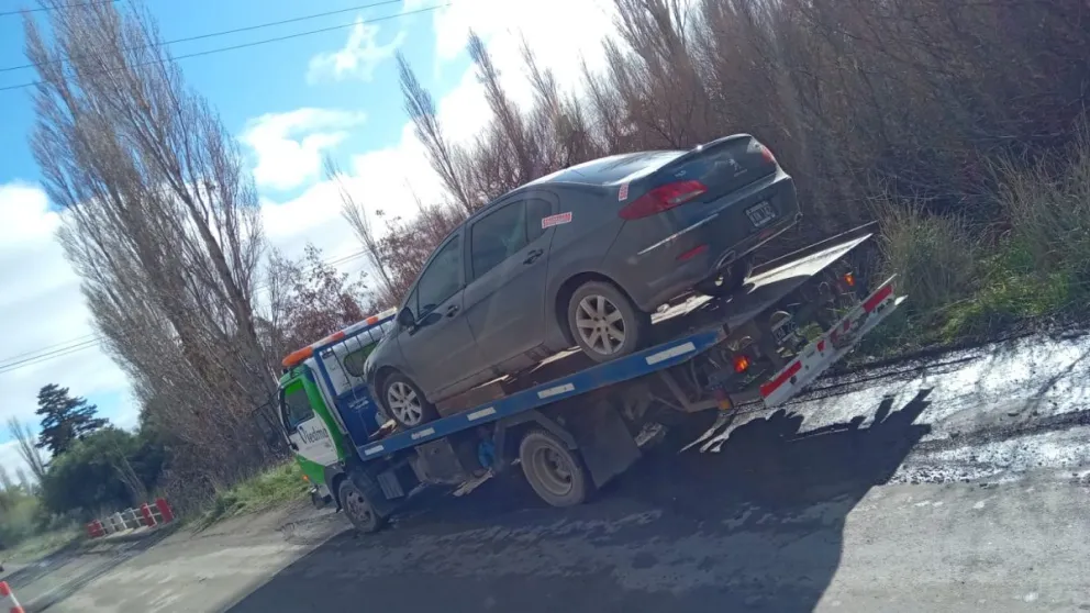 Un sujeto manejaba sin papeles y perdió su auto