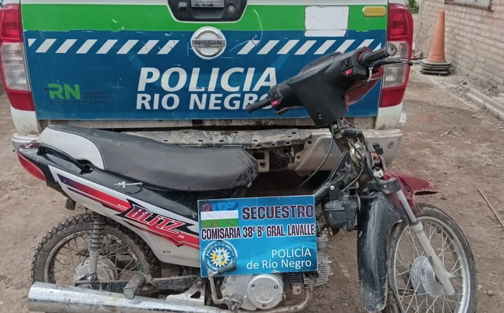 Persiguieron a un menor y lograron recuperar una moto robada