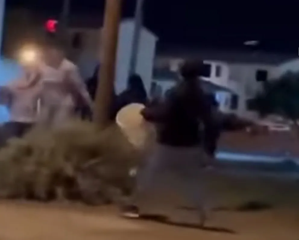 "Todo por una mala mirada en el boliche": la chica atacada por una patota dio detalles de la agresión