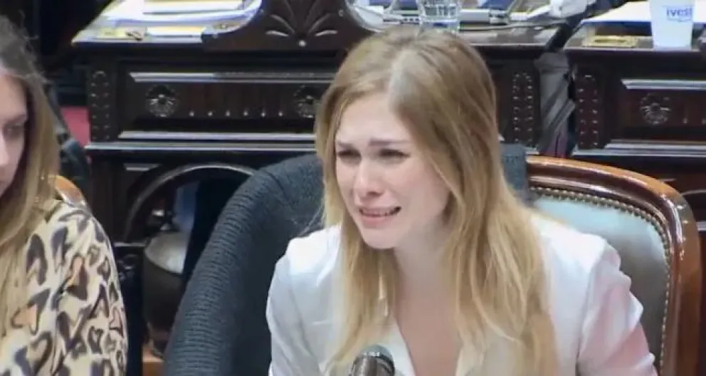 La diputada Lilia Lemoine reveló en plena sesión que fue víctima de una violación 