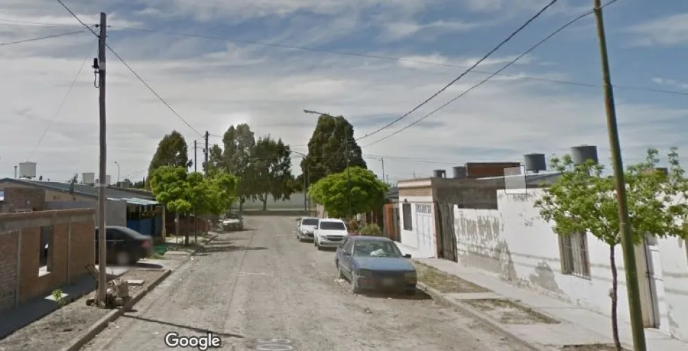 Una vecina del barrio Castello sufrió daños en su auto por una tapa de agua suelta: deberán resarcirla