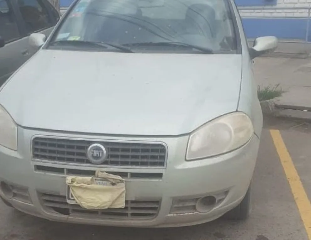 Menores treparon el balcón de una casa, fueron deschavados y huyeron en un auto manejado por un mayor