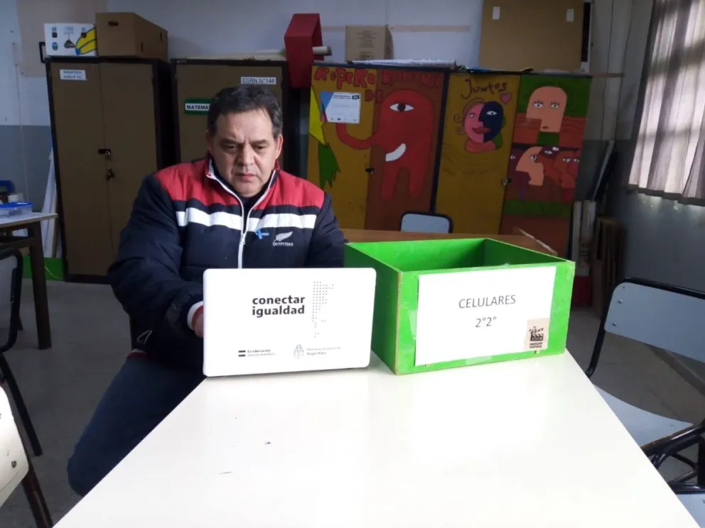 Aplican un “Plan B” en el uso de celulares frente a una propuesta de prohibirlos
