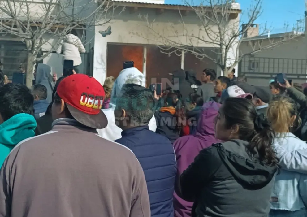 "¡Con los chicos no!": los alumnos de la escuela donde se denunciaron abusos decretaron un paro 