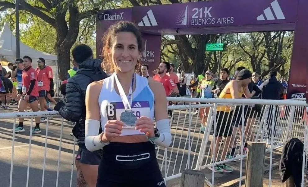 La atleta viedmense sigue marcando el ritmo en el plano nacional. 