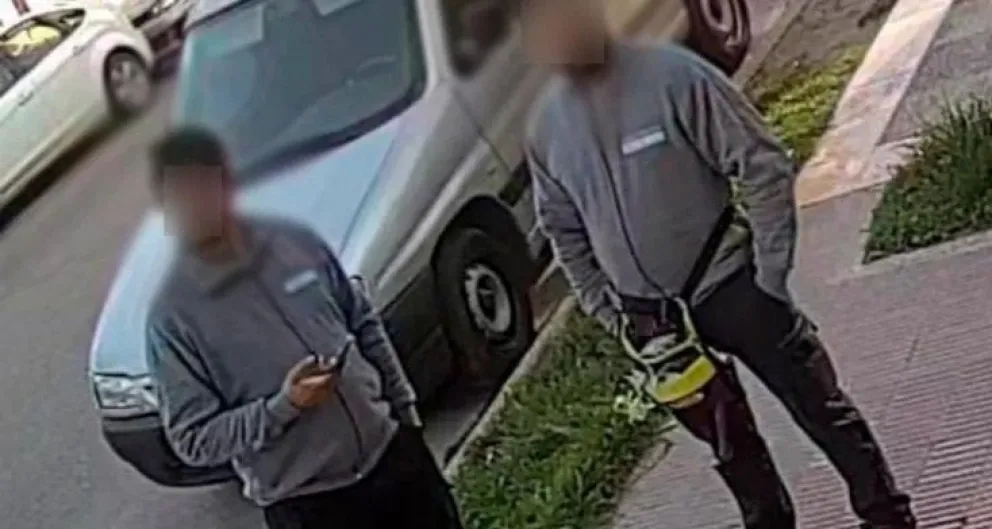 La imagen que se viralizó, acusándolos a verdaderos operarios de delincuentes  