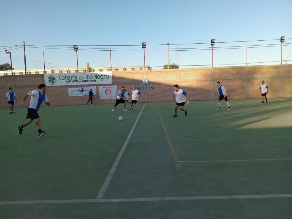 La cancha sintética de APEL es el escenario elegido para el evento.