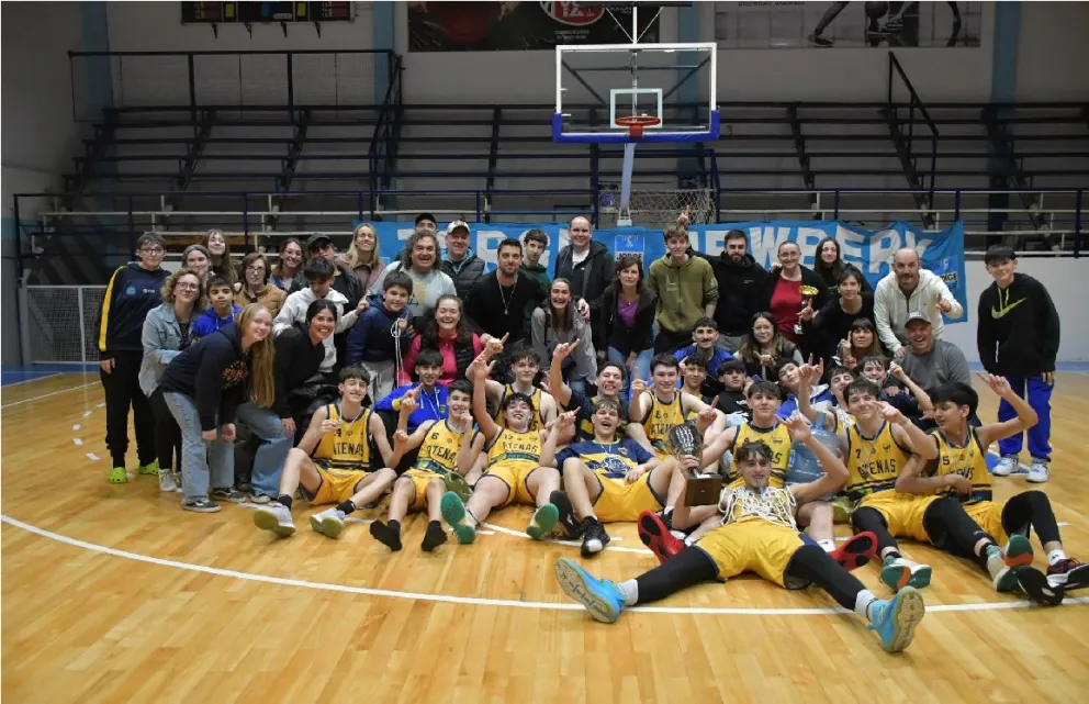 Atenas se consagró venciendo por Sportivo Trelew por 90 a 73.