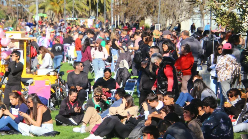 El escenario de la fiesta fue los jardines del Ministerio de Hacienda.