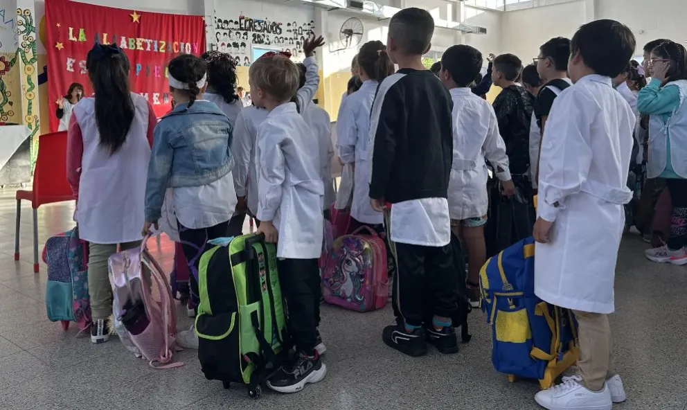  Hay criterios de prioridad y asignación de vacantes.