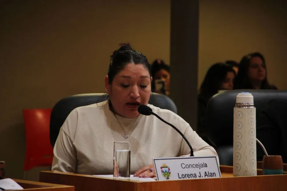 Lorena Alan administra un merendero donde atiende necesidades urgentes.