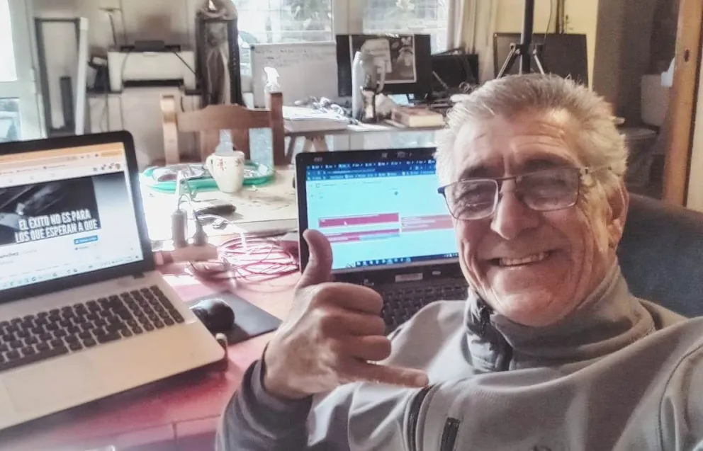 Nuevo horizonte. Luis disfruta de la libertad de manejar sus horarios. 