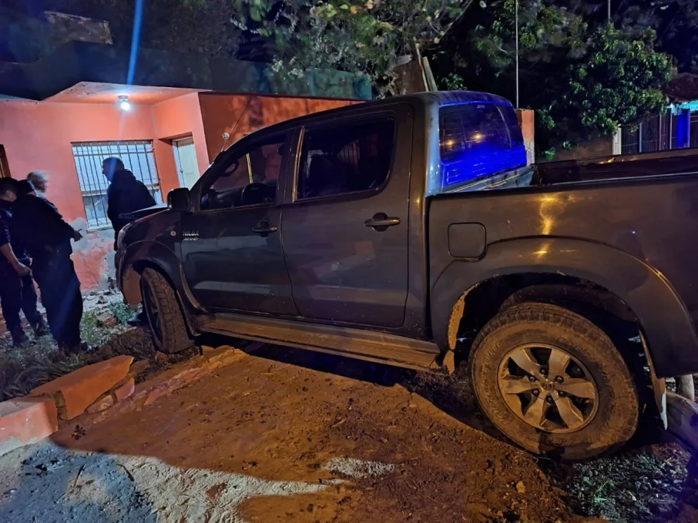Así quedaron la casa y la camioneta. Fotos gentileza.