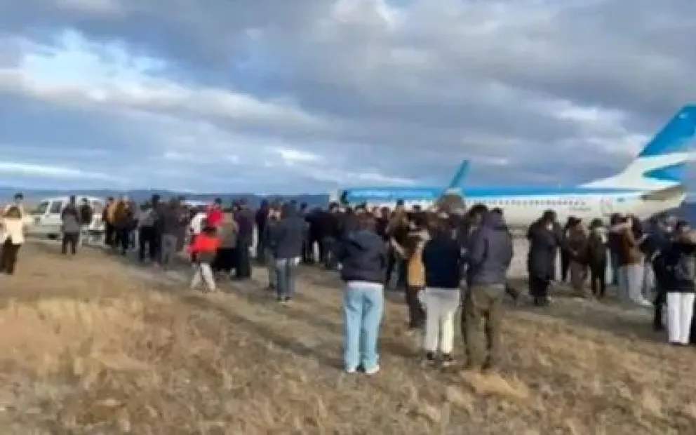 La Policía y la PSA (Policía de Seguridad Aeroportuaria) detuvo a dos individuos.