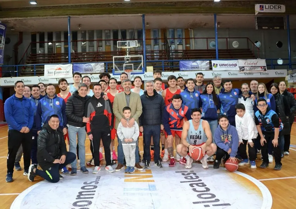 El plantel del Deportivo Viedma puso primera de cara a una nueva temporada de Liga Argentina. 
