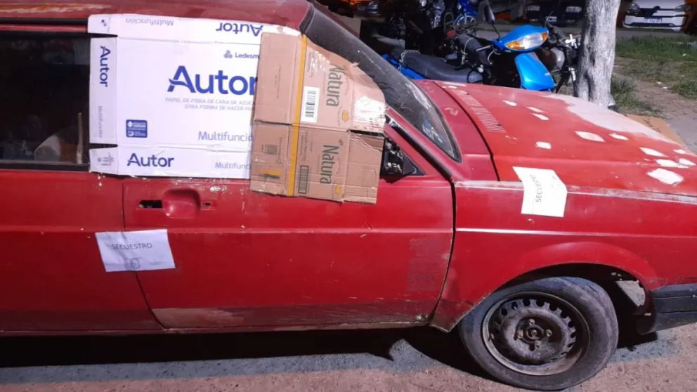Auto que fue secuestrado tras la persecución. 