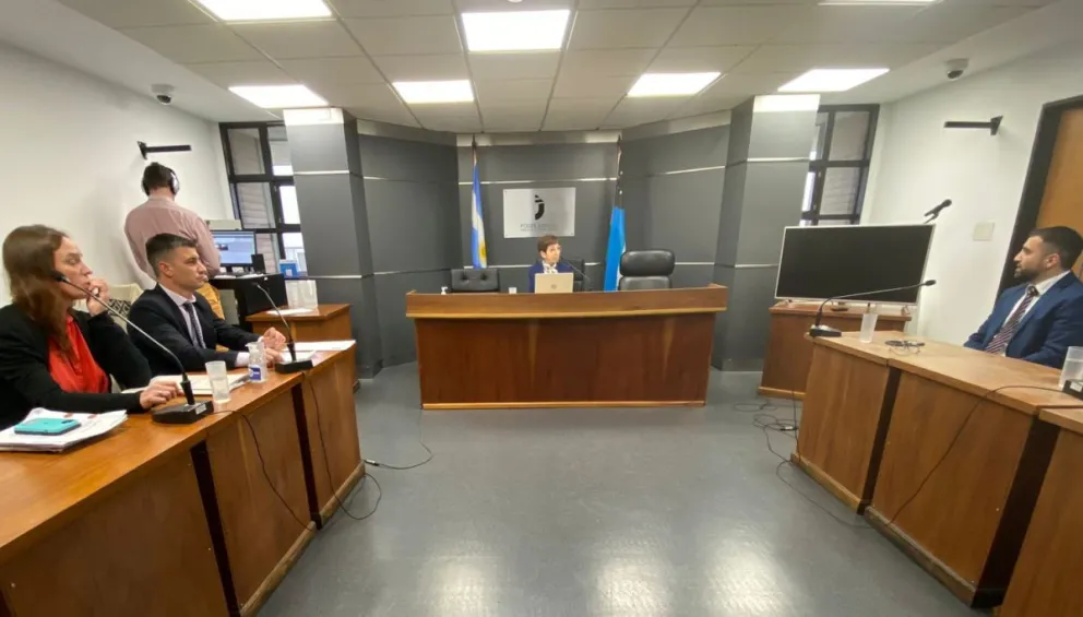 Deberá someterse a tratamiento psicológico.
