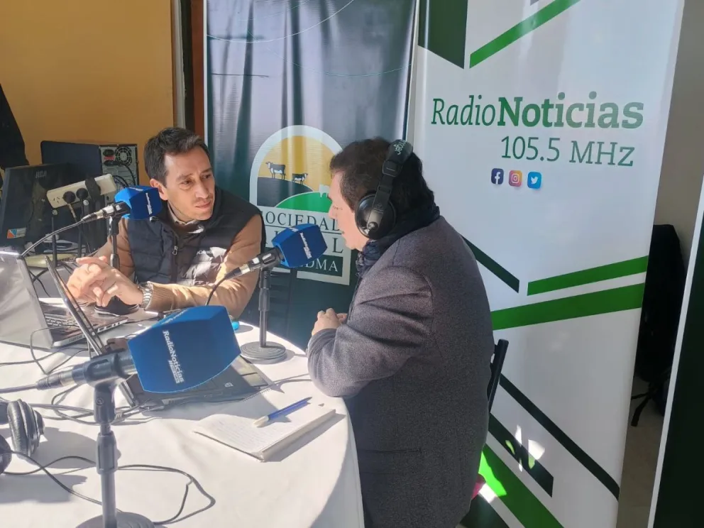 Marcos Castro pasó por el estudio móvil de Radio Noticias en la Expo Rural (Foto: Vanesa Schwemmler)