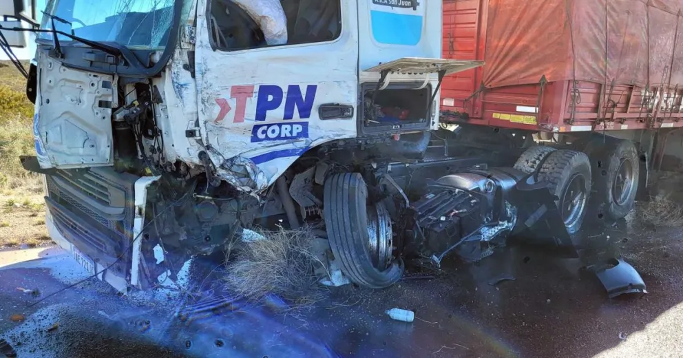 Así quedó el camión que protagonizó el siniestro vial.
