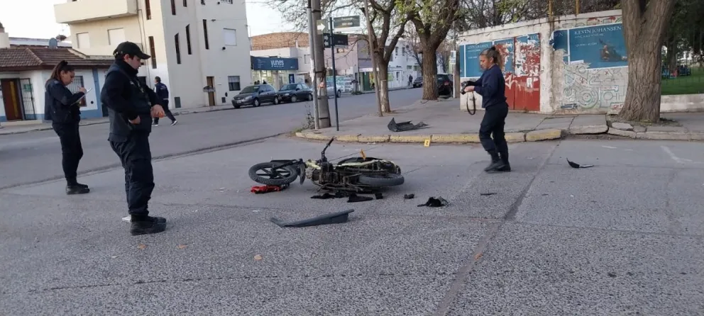 Criminalística acudió en segundos debido a que el siniestro ocurrió a metros de la oficina.
