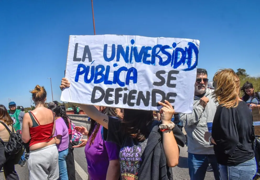 El paro docente y no docente tendrá su cita en la Plaza San Martín, en Viedma 