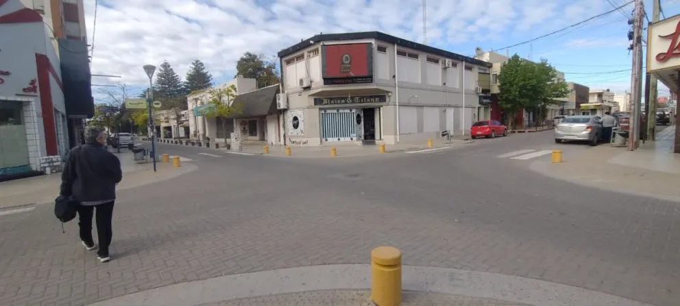 Esquina Buenos Aires y Saavedra de Viedma.