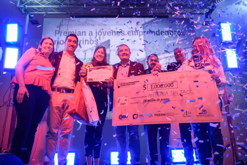 Felicidad plena, tras conocerse el resultado de la votación del jurado (Fotos Vanesa Schwemmler). 