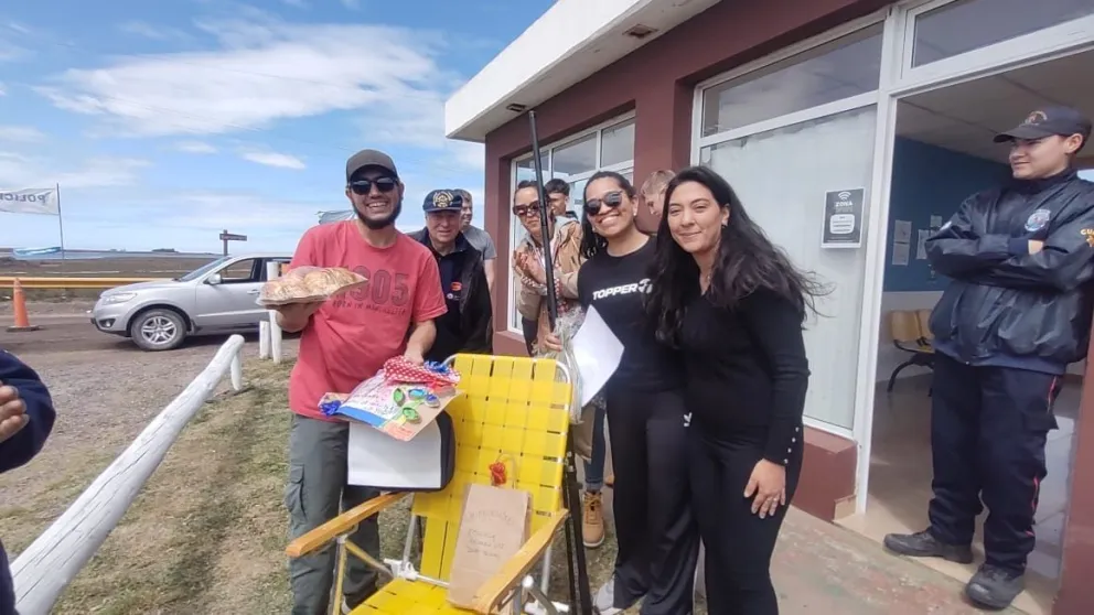 Gran recibimiento para los primeros turistas. 