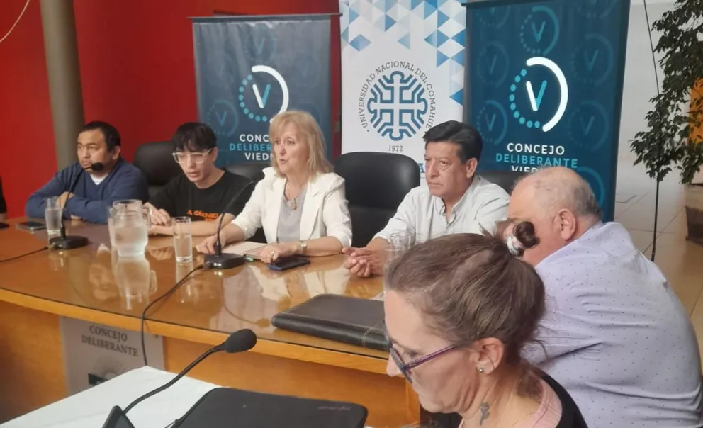 Sesión del Consejo Directivo del CURZAS en el Concejo Deliberante de Viedma. 