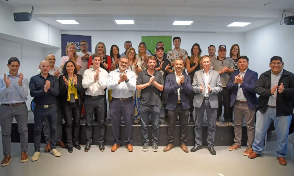 También votaron 4.000 personas.