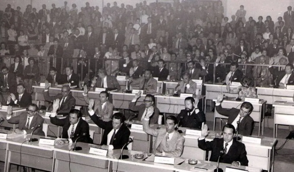La ley Scatena fue sancionada un día como el de hoy, pero de 1973, en el Centro Cultural, porque la sede legislativa estaba en reparaciones. 