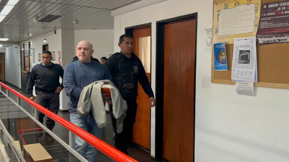 El ex subcomisario Gustavo Luna cumple una condena por abusar de una menor (Foto: archivo)