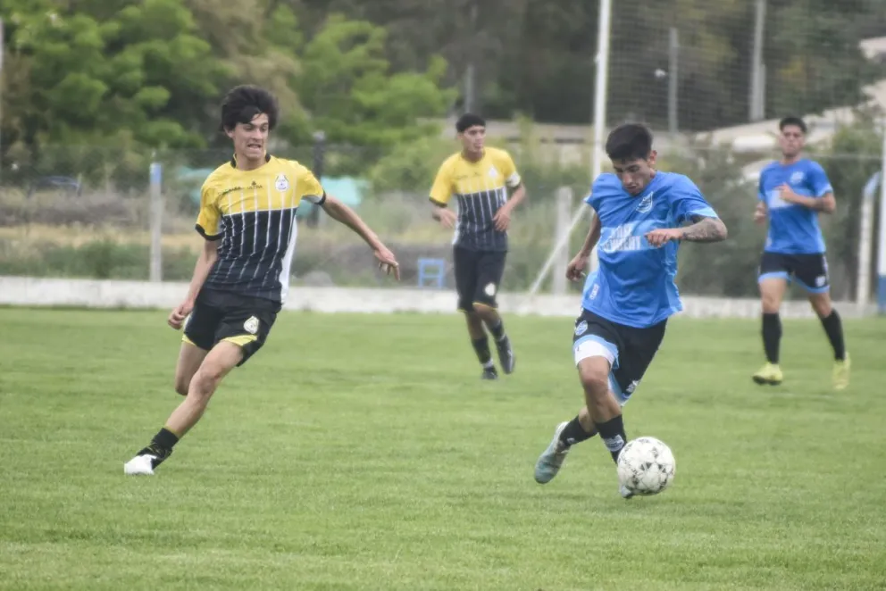 Jorge goleó a Fátima en su casa.