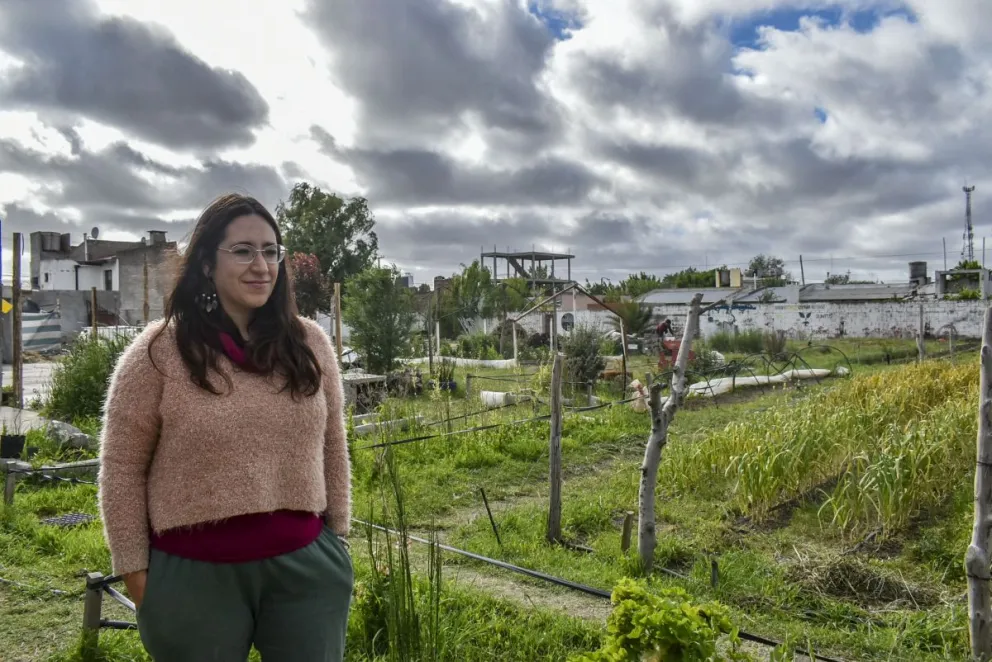 Graciela, pilar fundamental de la Huerta donde, además, se fomenta el autoconsumo. Fotos Vanesa Schwemmler para NoticiasNet.
