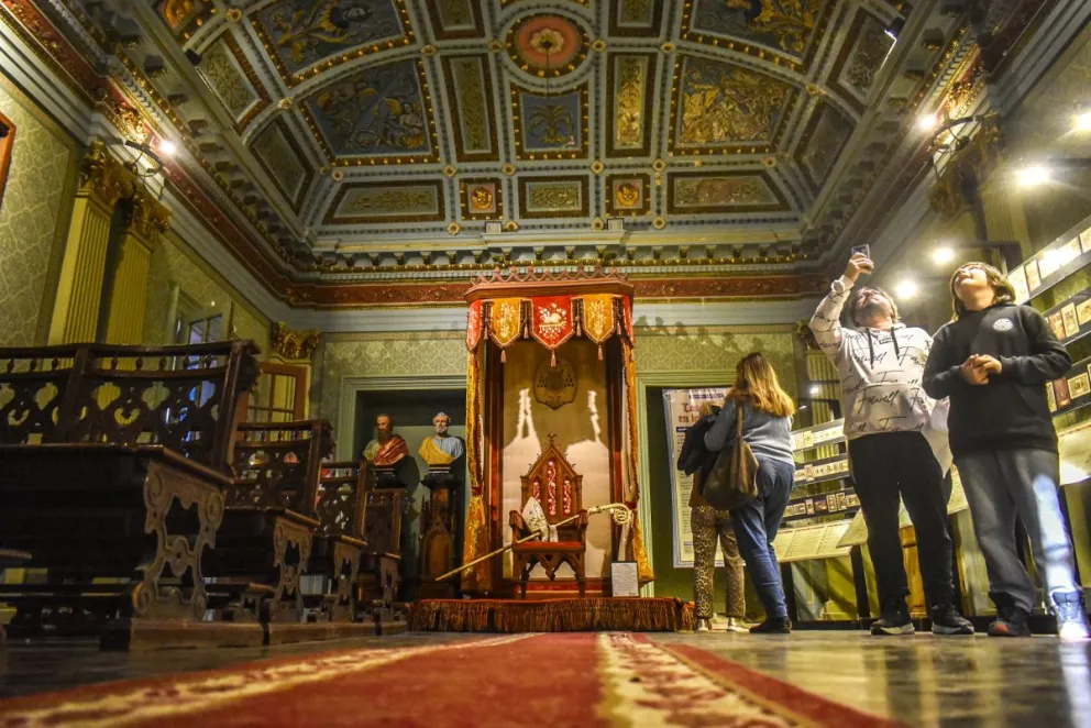 Abiertos durante la temporada estival.