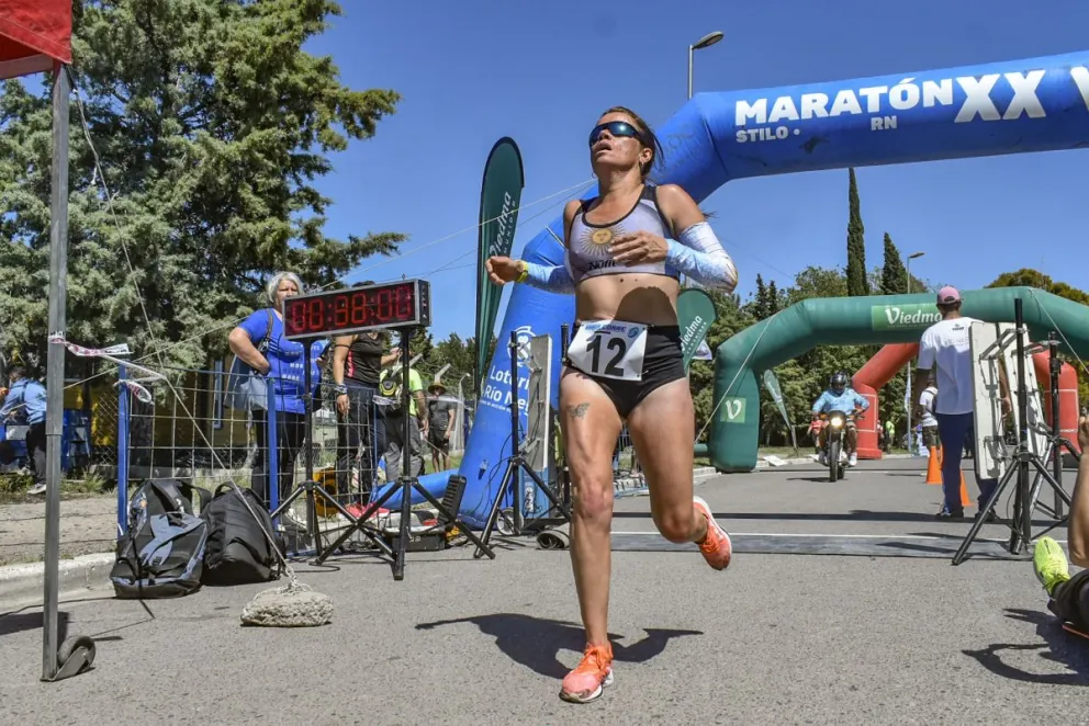 Angelina Reyes, ganadora de los 10K de la Maratón Stilo. 