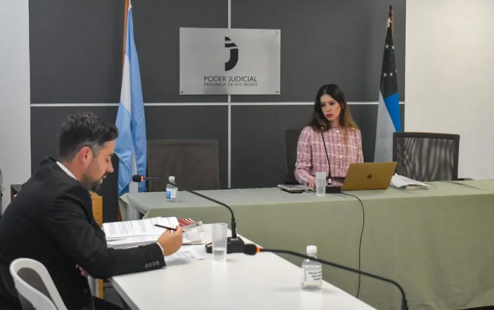 Fiscal Chirinos (izquierda) y jueza de Garantías, Amaro.